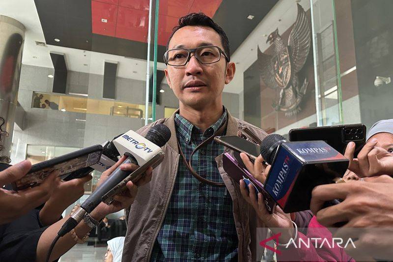 Juru Bicara Komisi Pemberantasan Korupsi Budi Prasetyo memberikan keterangan di Gedung Merah Putih KPK, Jakarta. ANTARA/Rio Feisal/am.