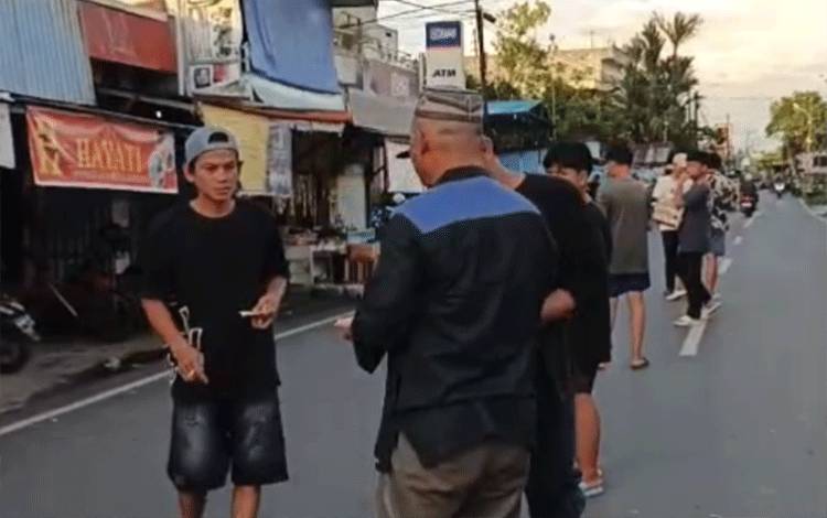 Jelang Momen 5 Rajab Sekumpul, Relawan di Kapuas Semakin Intens Bagikan Stiker Gratis