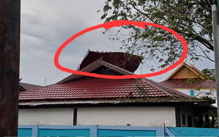 Atap Diterjang Angin Kencang, Kerusakan SMPN 1 dan SMPN 2 Sampit Ditaksir Rp25 Juta