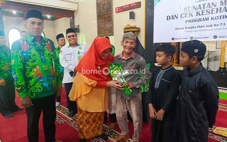 Baznas Kotim Gelar Sunatan Massal dan Cek Kesehatan Gratis Sambut HUT ke-73 Kotim
