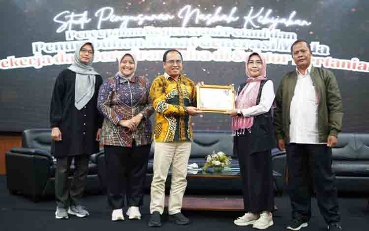 Mentan Tegaskan Komitmen Dukung Regenerasi Petani Muda