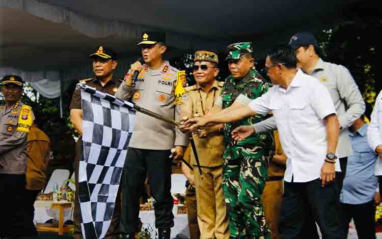 Gubernur Kalteng Lepas 9 Armada Bus Gratis Mudik Natal 2025 dan Tahun Baru 2026