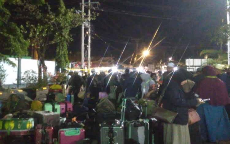 Jemaah dari Jambi Mulai Tiba di Pelabuhan Trisakti Jelang Momen 5 Rajab Sekumpul