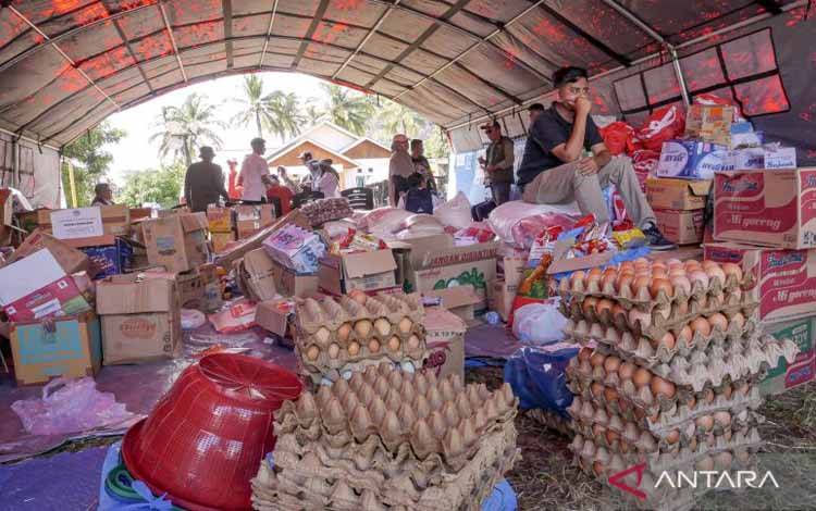 BNPB Suplai 100 Ton Logistik Harian untuk Penuhi Kebutuhan Pengungsi