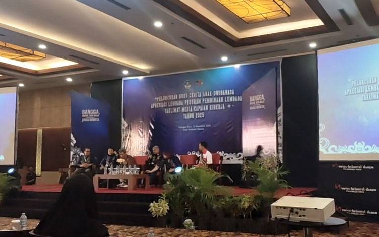 Kadisdik Palangka Raya Sebut Peluncuran Buku Dwibahasa untuk Tingkatkan Budaya Membaca