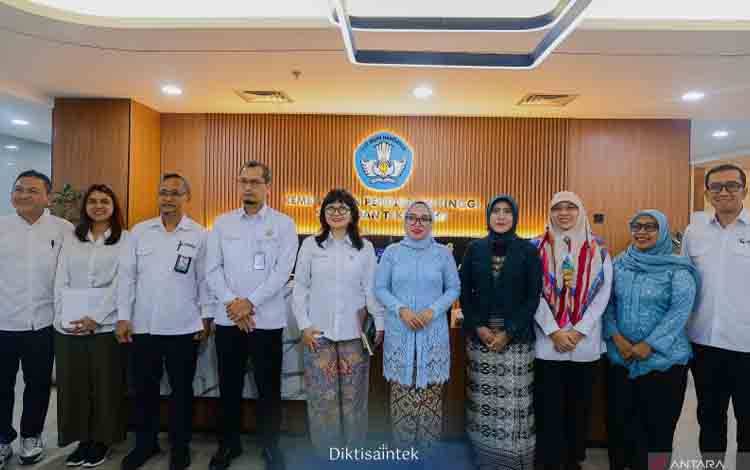 Wamendiktisaintek Dorong Kolaborasi Kampus dalam Koperasi Merah Putih