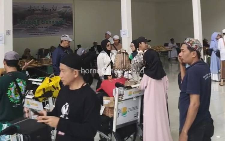 Jelang Momen 5 Rajab, Jemaah Guru Sekumpul Berdatangan via Bandara Syamsudin Noor