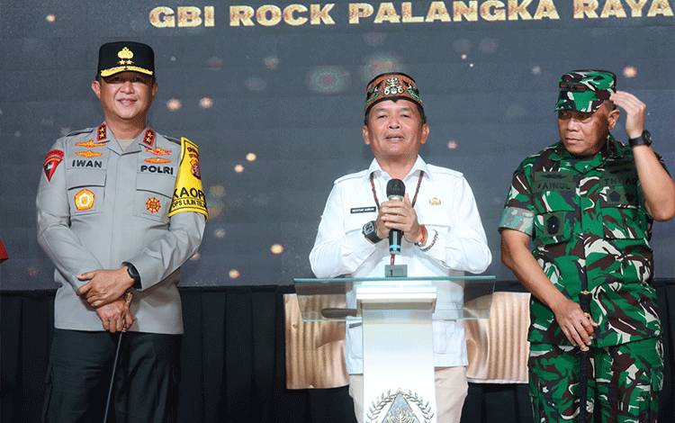 Agustiar Sabran Ajak Masyarakat Kalteng Maknai Nataru dengan Nilai Kebersamaan Falsafah Huma Betang