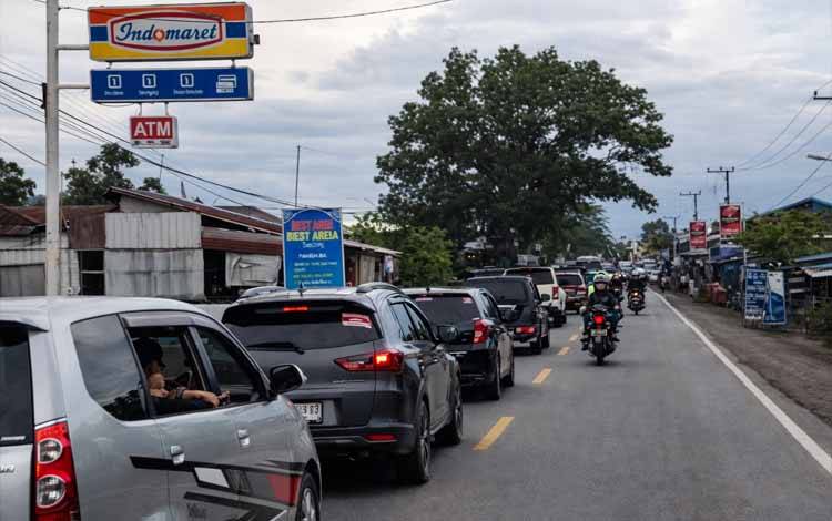 Jemaah Sekumpul Mulai Membludak, Jalan Trans Kalimantan Area Basarang Padat