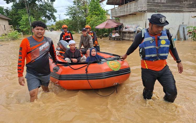 2.895 Warga Dievakuasi dalam Operasi SAR Banjir Desa Pariangan HSS Kalsel