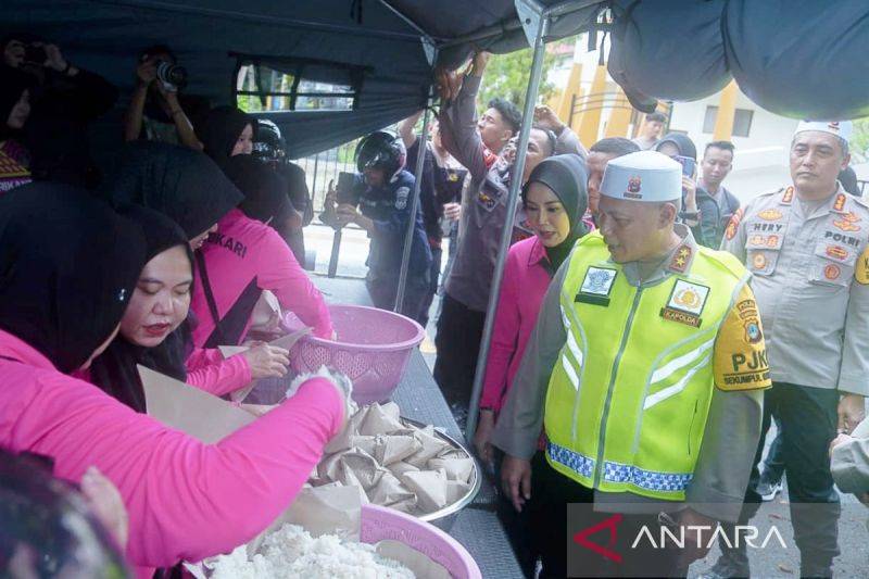 Polda Kalsel Operasikan 17 Dapur Umum Layani Jamaah Haul Guru Sekumpul