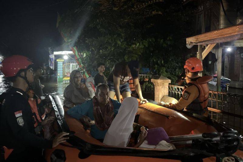 Banjir Martapura, Tim SAR Selamatkan Ibu dan Anak dari Tiga Desa