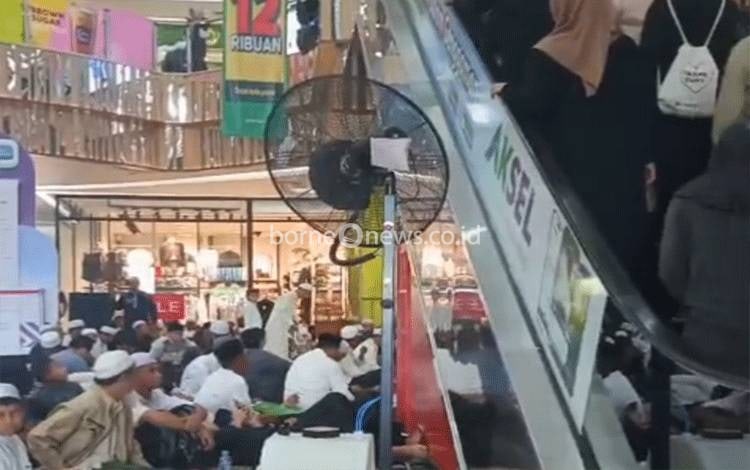 Q Mall Banjarbaru Jadi Tempat Salat dan Istirahat Jemaah Sekumpul