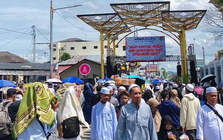 Puncak Momen 5 Rajab Jemaah Padati Sekumpul, Disediakan Makan-Minum Gratis