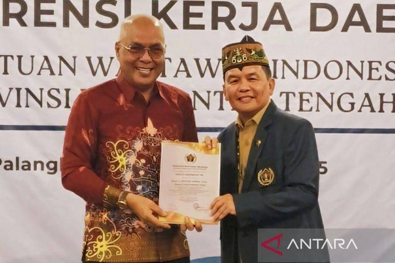 Gubernur Kalteng Terima Anugerah Anggota Kehormatan PWI