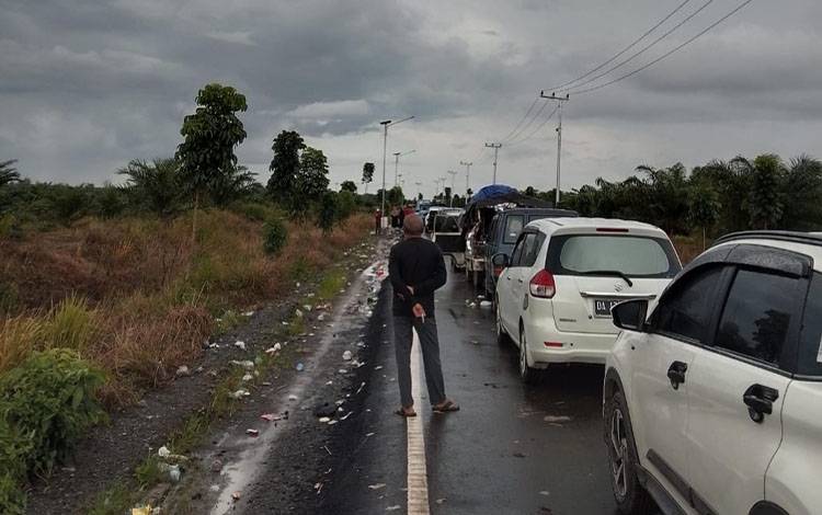Jemaah Momen 5 Rajab Sekumpul Banyak yang Kelaparan setelah Arus Balik di Bypass Mali-Mali Macet Parah