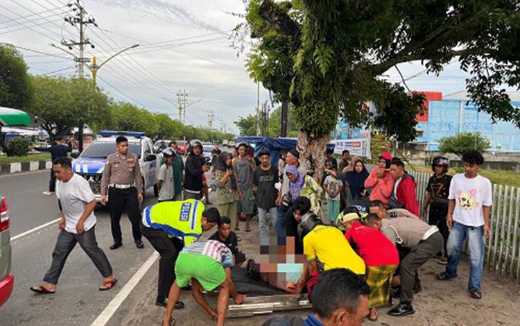 Pedagang Petasan Tewas Tertabrak Mobil di Jalan Tjilik Riwut Palangka Raya