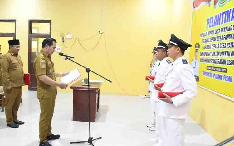 Bupati Pulang Pisau Lantik Penjabat Kepala Desa dan PAW BPD