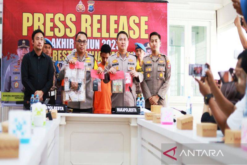 Polsek Banjarmasin Timur Gagalkan Peredaran 1 Kg Sabu, Dua Pelaku Ditangkap