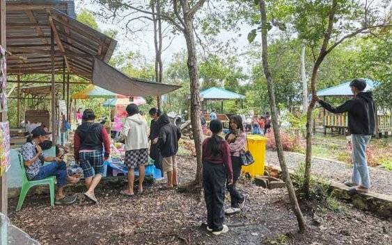 Suasana Objek Wisata Danau Dayu yang dipadati pengunjung, Kamis, 1 Januari 2026. (FOTO: IST)