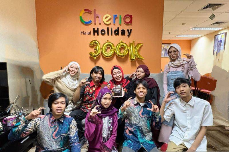 Cheriatna, Anak Petani Menjadikan Dunia Sebagai Sekolah Kehidupan