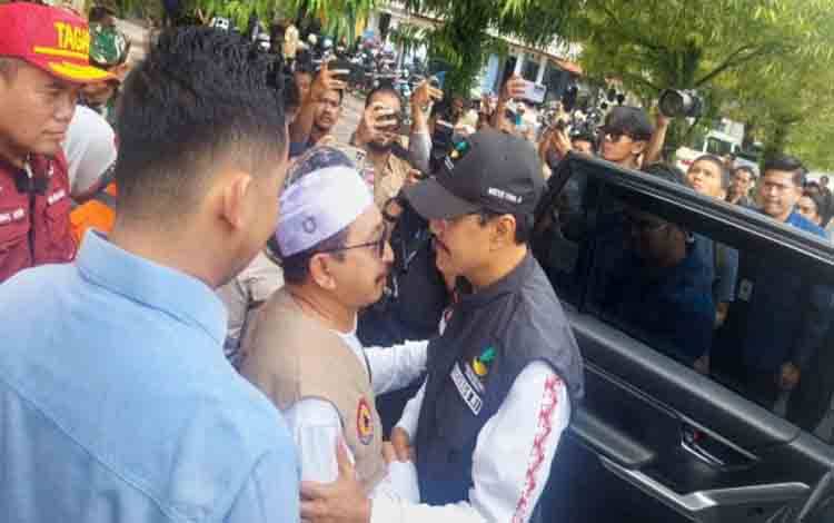 Mensos Pastikan Rumah Rusak Akibat Banjir Dapat Bantuan