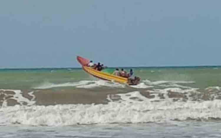 Kondisi cuaca dan gelombang laut di perairan Maluku Utara dalam sepekan. Senin (5/1/2026). ANTARA/Abdul Fatah