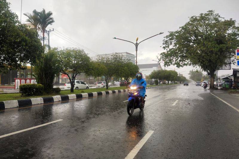 BMKG Kalteng Ingatkan Masyarakat Waspadai Potensi Hujan Berangin