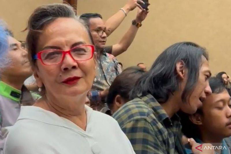 DJ Donny hingga Christine Hakim Hadiri Sidang Kasus Nadiem Makarim