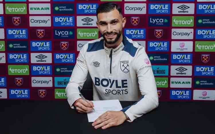 West Ham Resmi Datangkan Striker Argentina Taty Castellanos dari Lazio