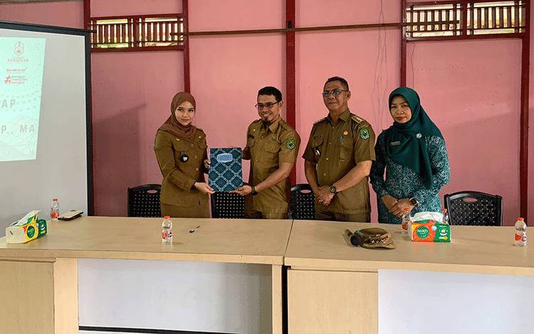 Sertijab Lurah Dahirang Kapuas Hilir Digelar, Annisa Fitdinna Resmi Gantikan Riza Aditya