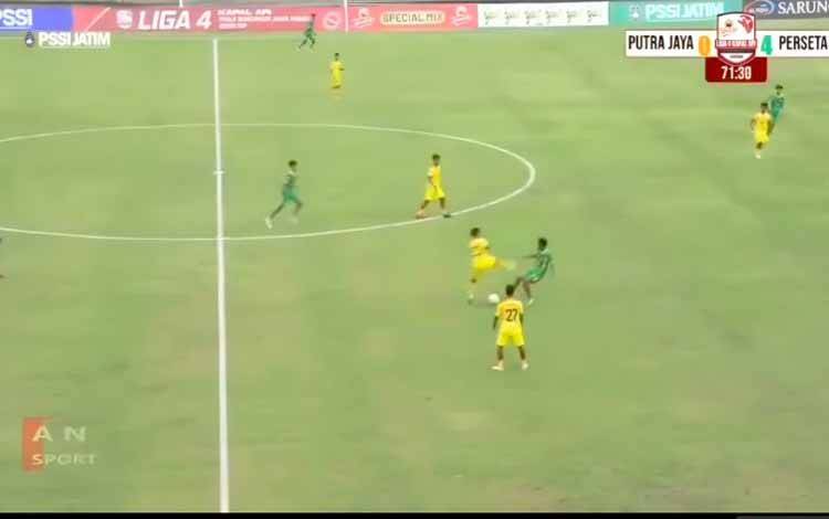 Komdis PSSI Jatim Sidangkan Tendangan Pemain Putra Jaya Pasuruan