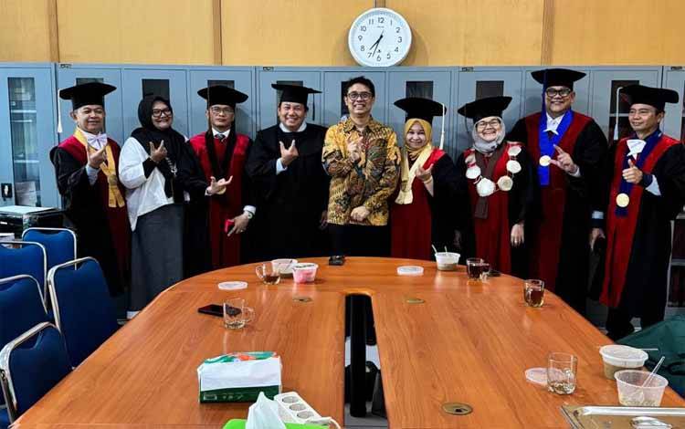 Doktor Masrizal Saraan Raih Predikat Sangat Memuaskan, Prof Rahmawaty Beri Pesan Kepemimpinan Akademik