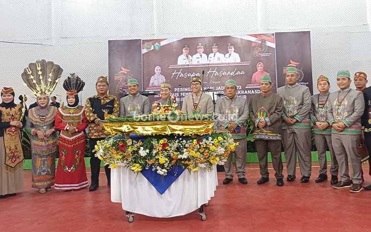 Plt Sekretaris Daerah Kalimantan Tengah Leonard S Ampung saat menghadiri HUT ke-73 Kotawaringin Timur, Rabu, 7 Januari 2026. (FOTO: DEWIP)