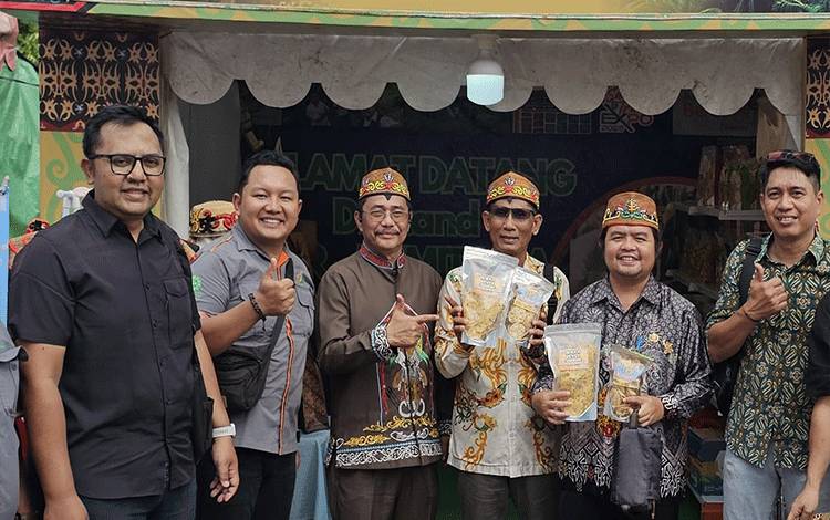 Perusahaan Sawit di Kotim Perkenalkan Produk UMKM Binaan Melalui Sampit Expo