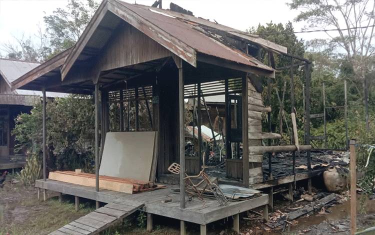 Kebakaran Hanguskan Rumah Warga di Tamban Catur Kapuas
