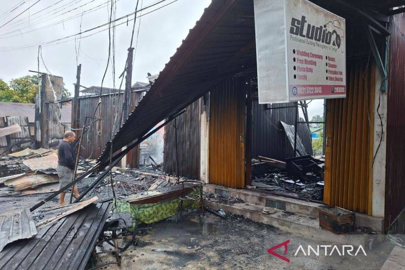 Kebakaran di Muara Teweh Hanguskan Empat Toko dan Satu Rumah