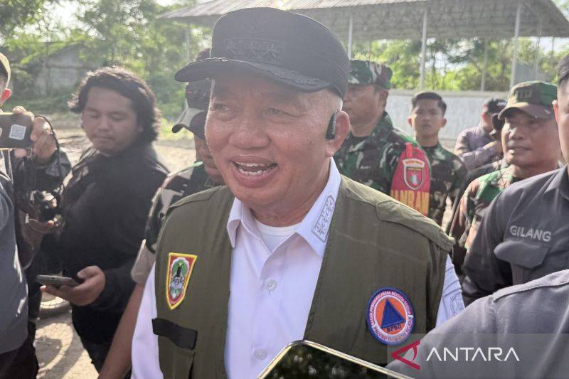 Gubernur Kalsel Perintahkan Semua SKPD Bantu Korban Banjir