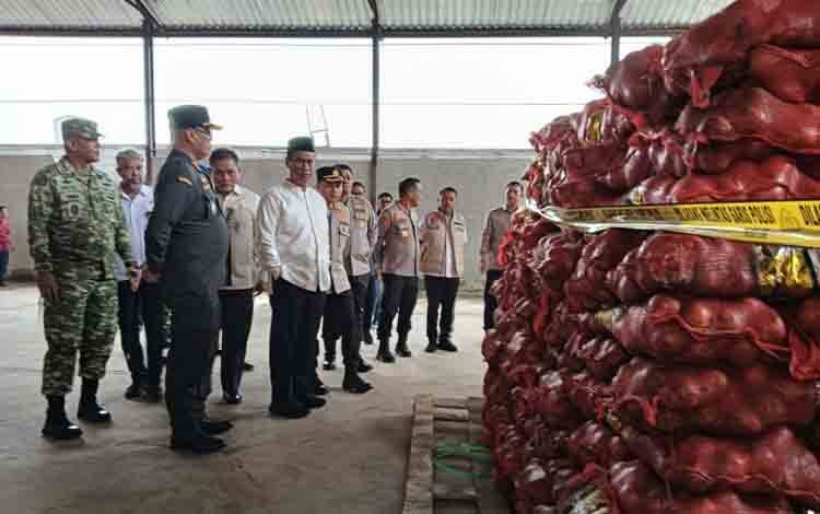 Mentan Ingin Penyelundupan Bawang Bombay Dibongkar Tuntas