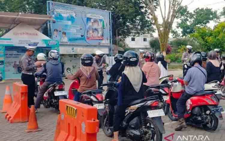 Kemenhub Siapkan Aturan Wajib Gunakan Teknologi Keselamatan Kendaraan