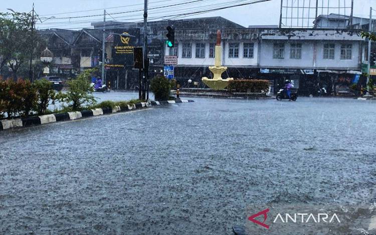 BMKG Prakirakan Cuaca Berawan-Hujan di Sejumlah Kota Indonesia, Palangka Raya Cek...