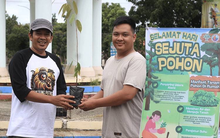 Balai TNTP Bagikan Ratusan Bibit Gratis Peringati Hari Menanam Sejuta Pohon