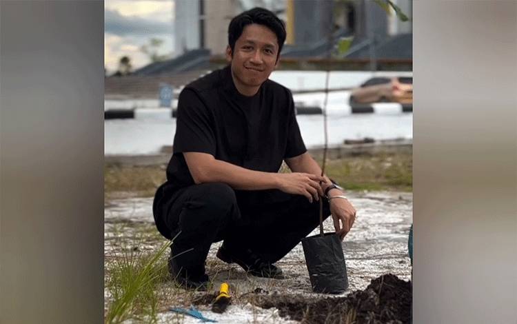Anggota Komisi IV DPRD Palangka Raya Ajak Masyarakat Jaga Alam Lewat Penanaman Pohon