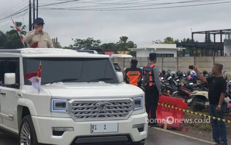 Presiden Prabowo Tiba di Banjarbaru Kalsel, Langsung Disambut Warga