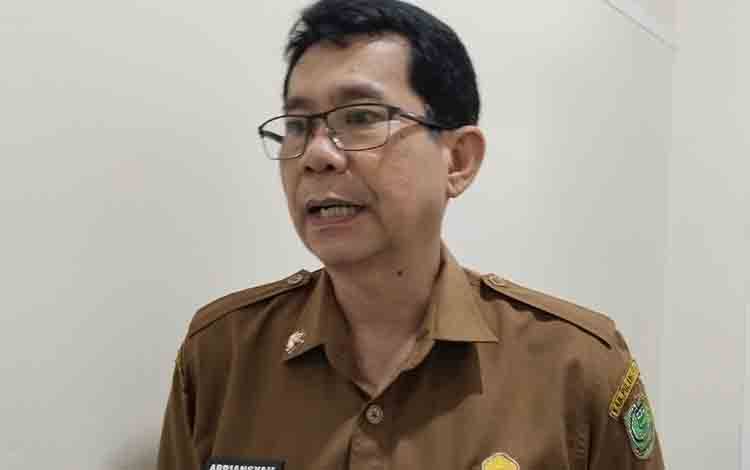 Asisten II Bidang Perekonomian dan Pembangunan Setda Kabupaten Pulang Pisau, Apriansyah saat diwawancara, terkait Program 3 Juta rumah, Senin, 12 Januari 2026. (FOTO: RETHA)
