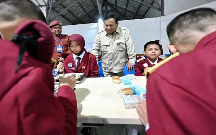 Presiden Prabowo Sampaikan Pesan Khusus Usai Resmikan Sekolah Rakyat di Banjarbaru