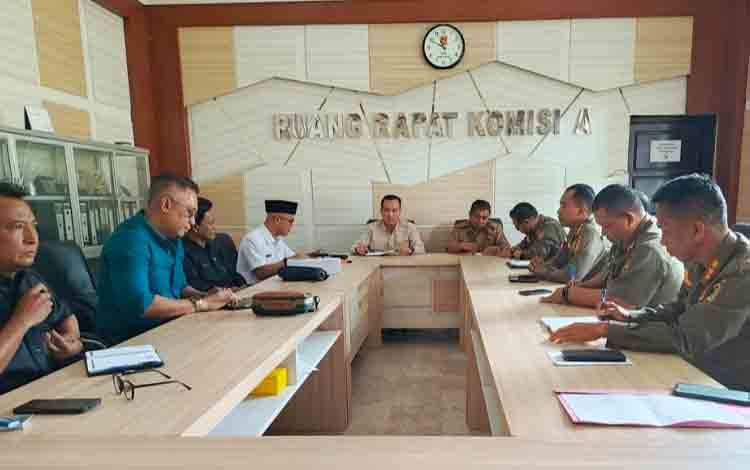 Komisi A DPRD Kobar Gelar Rapat Evaluasi bersama Satpol PP Tingkatkan Kinerja