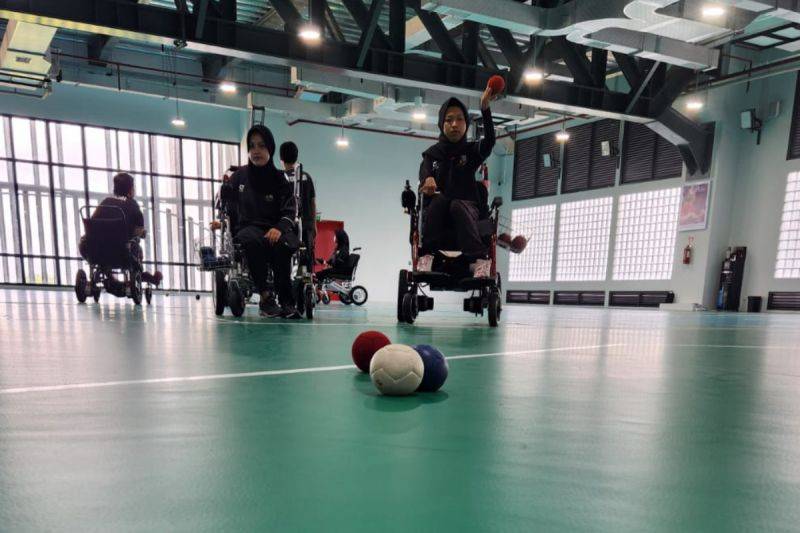 Dokumentasi atlet boccia Indonesia berlatih untuk persiapan menghadapi ASEAN Para Games Thailand 2025, di Solo, Jawa Tengah. HO-Tim boccia Indonesia
