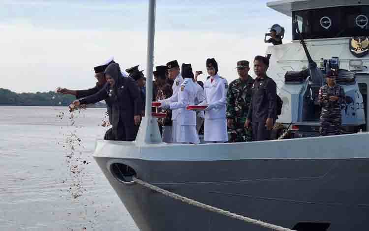 Bupati Kobar Hadiri Tabur Bunga Peringatan 14 Januari