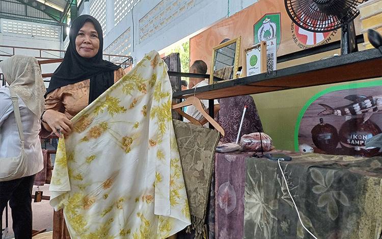 Mengenal Ecoprint, Kain Berbahan Alami Bernilai Ekonomi Tinggi